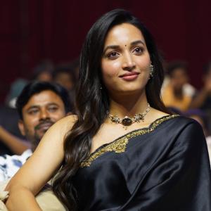 Actress Srinidhi Shetty Wows in Designer Black Saree – Latest Photos