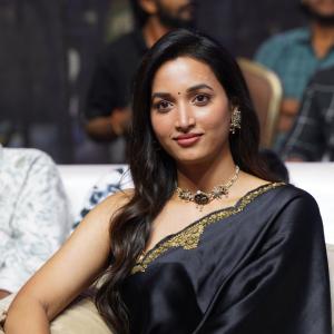 Actress Srinidhi Shetty Wows in Designer Black Saree – Latest Photos