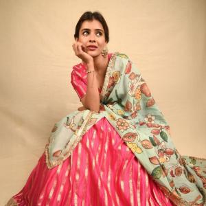 Latest Photos: Actress Hebbah Patel Looks Elegant in Floral Dupatta