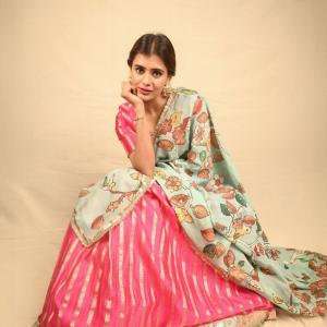 Latest Photos: Actress Hebbah Patel Looks Elegant in Floral Dupatta