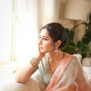 Actress Raashi Khanna Radiates Elegance in Pastel Saree Look