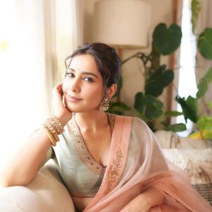 Actress Raashi Khanna Radiates Elegance in Pastel Saree Look