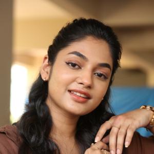 Actress Ivana Spotted in Effortless Casual Look – Latest Photos