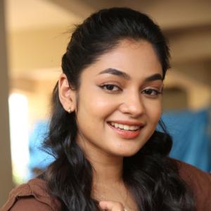 Actress Ivana Spotted in Effortless Casual Look – Latest Photos