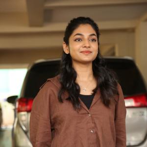 Actress Ivana Spotted in Effortless Casual Look – Latest Photos