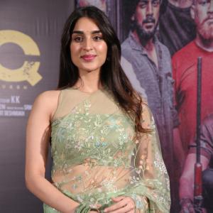 Yukti Thareja Looks Graceful in Pastel Green Floral Saree – Latest Photos