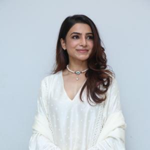 Simplicity Meets Grace: Samantha's Latest Traditional Photos