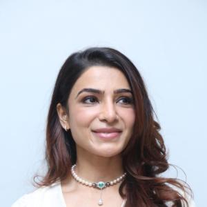 Simplicity Meets Grace: Samantha's Latest Traditional Photos