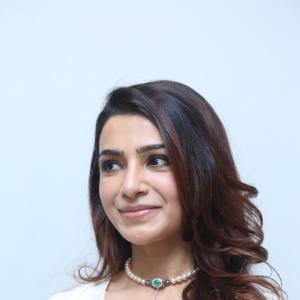 Simplicity Meets Grace: Samantha's Latest Traditional Photos