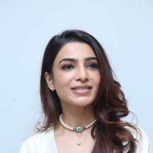 Simplicity Meets Grace: Samantha's Latest Traditional Photos