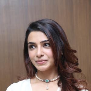 Simplicity Meets Grace: Samantha's Latest Traditional Photos