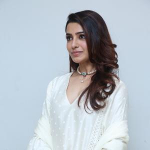 Simplicity Meets Grace: Samantha's Latest Traditional Photos
