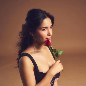 Latest Photos: Actress Ruhani Sharma’s Elegant Glam Goes Viral