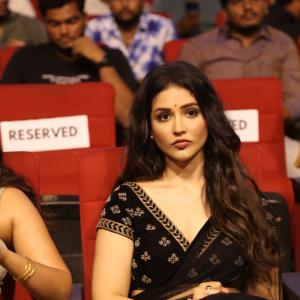 Black Magic! Actress Priyanka Jawalkar’s Latest Saree Look Is Pure Desi Glam