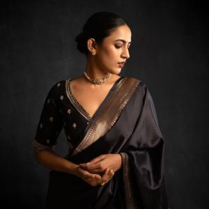 Actress Niharika Konidela  Shines in Black Saree – Latest Photos