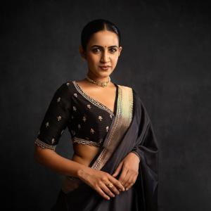 Actress Niharika Konidela  Shines in Black Saree – Latest Photos
