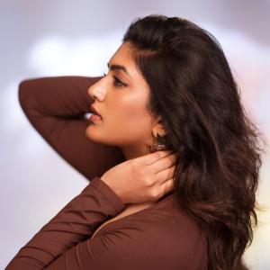 Actress Eesha Rebba Looks Chic in Brown Crop Top & Skirt | Latest Photos