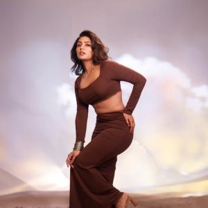 Actress Eesha Rebba Looks Chic in Brown Crop Top & Skirt | Latest Photos
