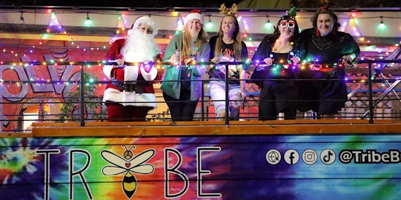 Holiday Light Bus Tour ATX (Tarry Town) – Austin Christmas Light Experience