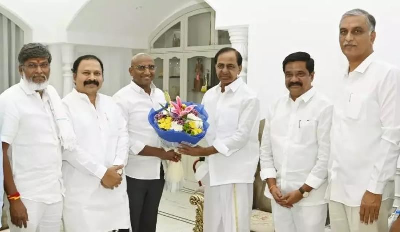 Amid BJP Rumors, KCR Locks Unexpected Alliance