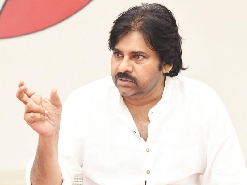 Pawan Kalyan targets late superstar Krishna, superstar Krishnahits back
