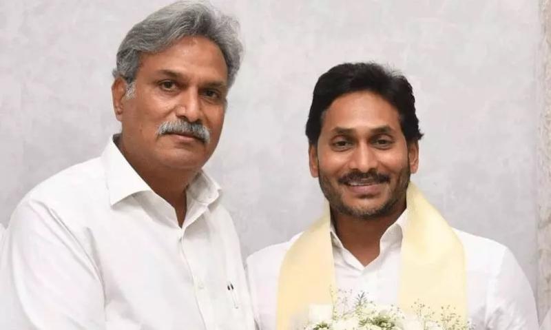 Kesineni Nani quits TDP to join YCP