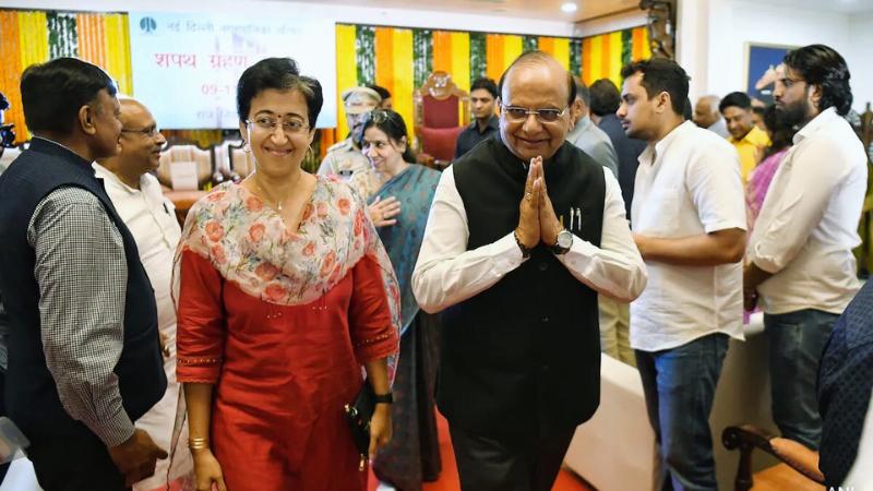 Delhi LG Criticizes Kejriwal, Praises Atishi Amid Tensions