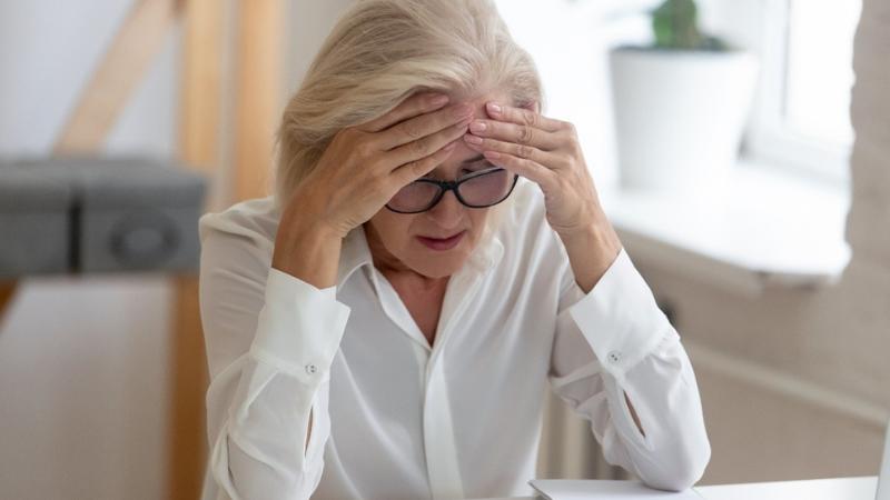 Menopause Effects Beyond Hot Flashes Bloating, Belly Fat & Brain Fog Explained by Nutritionist