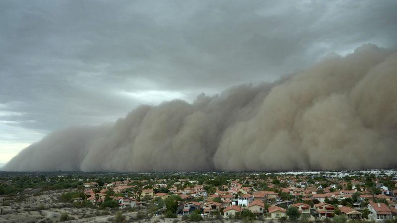 Dust Storm Engulfs Arizona, 15,000 Without Power and Flights Delayed