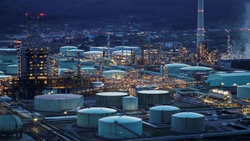 Oil Surges, Asian Markets Sink Amid Iran-US Tensions