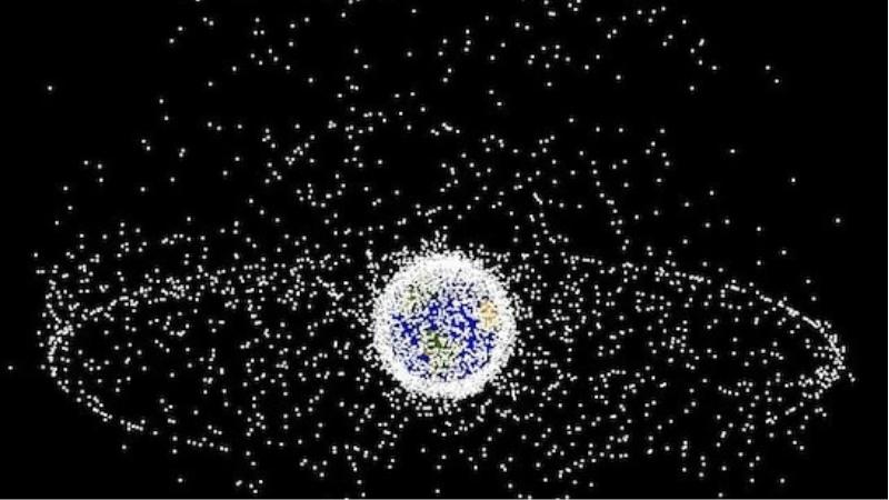 Experts Warn of Space Traffic Crisis Without Global Cooperation on Low Earth Orbit