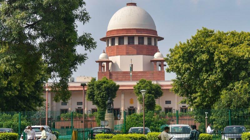 Supreme Court Reprimands Delhi Officials Over Unpaid Dues to Workers