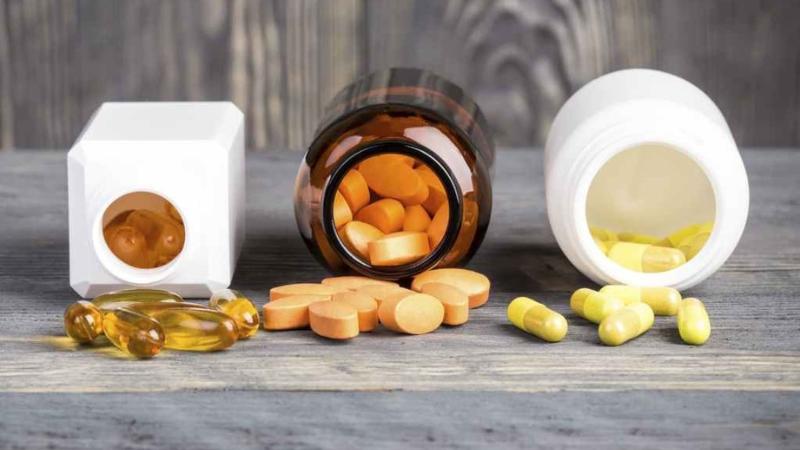 Best Time to Take Supplements Nutritionist Explains