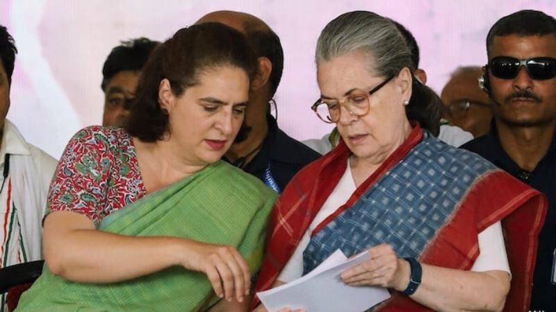 Jethmalani Calls for Police Case Against Sonia Gandhi Over Kashmir Forum Links