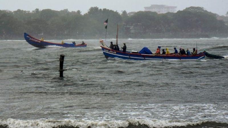 Red Alert in Kerala Heavy Rains Hit Kannur, Wayanad, Kozhikode