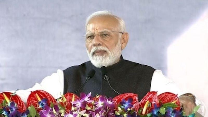 PM Modi Criticizes Congress Ahead of Parliament Winter Session
