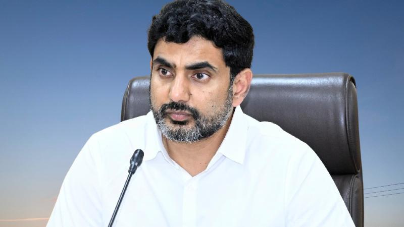 5 Lakh Crowd Cheers In Anantapur, But Nara Lokesh Chooses Rescue Ops Over Politics