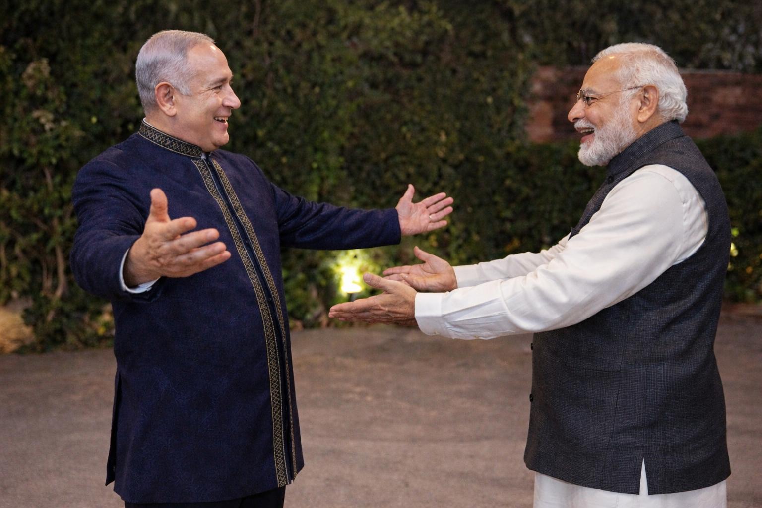 PM Modi Hails Netanyahu’s Gesture of Wearing Indian Attire at Dinner Meet