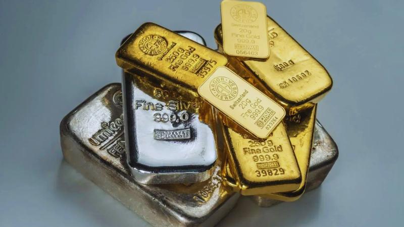 Gold Dips Below Rs 1.5 Lakh Should You Buy Now or Wait