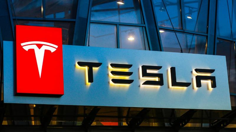 Tesla’s India Entry Nears Reality with New Job Openings in Mumbai & Delhi