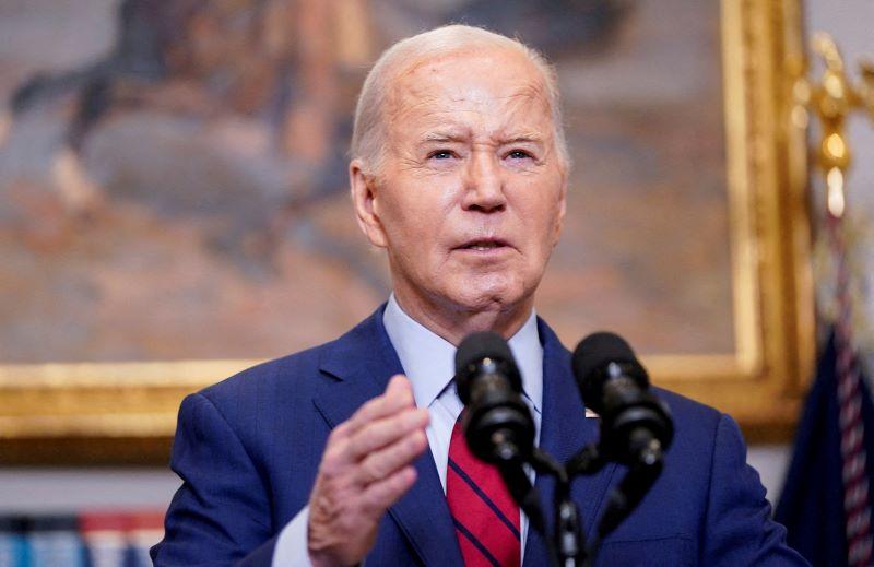 Biden Orders Continued Weapons Aid to Ukraine After Russia's Christmas Attack