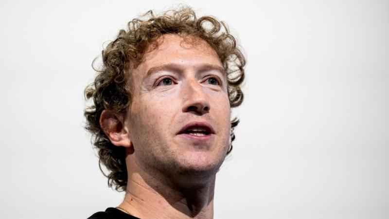 Meta Offers Rs 1,600 Crore to Ex-Apple AI Head to Lead Superintelligence Lab