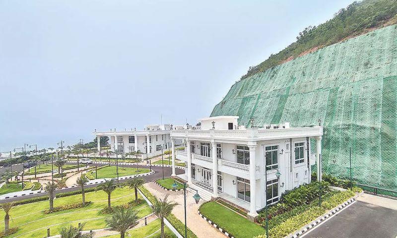 Debate Over Using Rs 450-Crore Rushikonda Palace as US Visa Centre