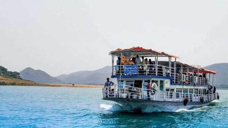 Telangana Leads in Long-Distance Boat Services, Andhra Pradesh Lags Behind