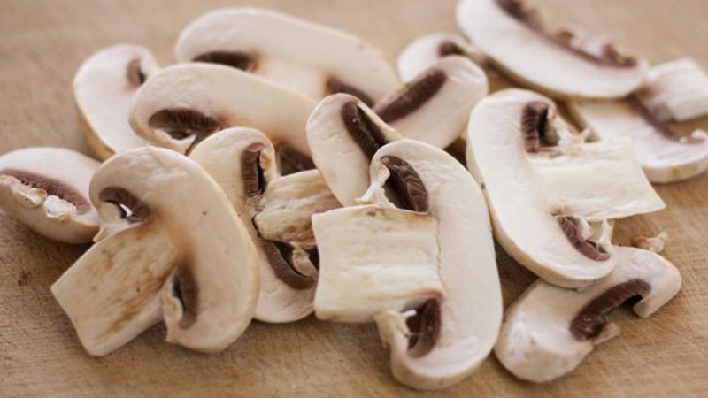 Is It Safe to Eat Mushrooms Every Day Benefits, Risks, and Expert Tips Explained