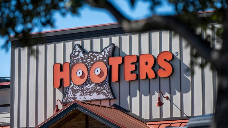 Hooters Files for Bankruptcy in Texas to Restructure $601 Million Debt