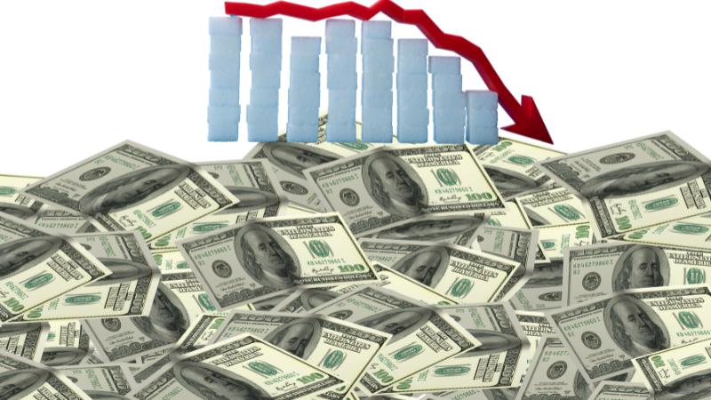 US dollar dips as steel tariffs and China trade tensions rattle investor confidence