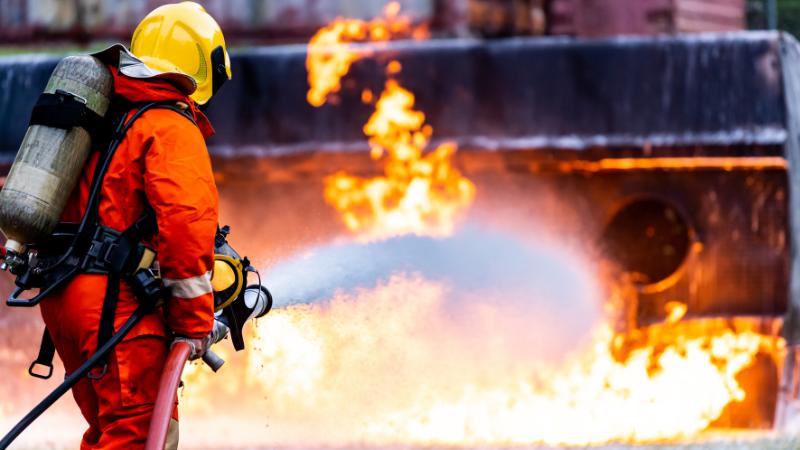 ​Big-rig fire shuts down westbound I-580 at Altamont Pass, traffic diverted