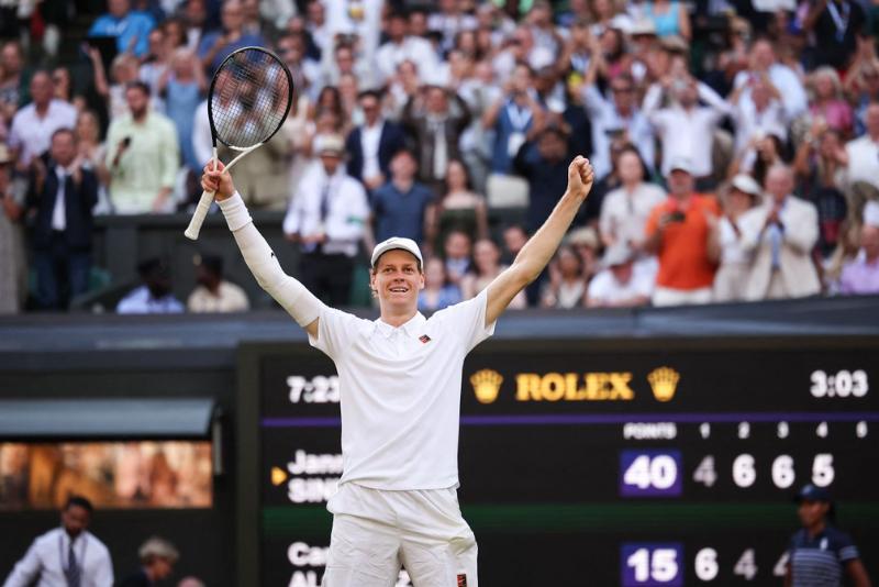 Wimbledon 2025 Jannik Sinner clinches victory over Carlos Alcaraz