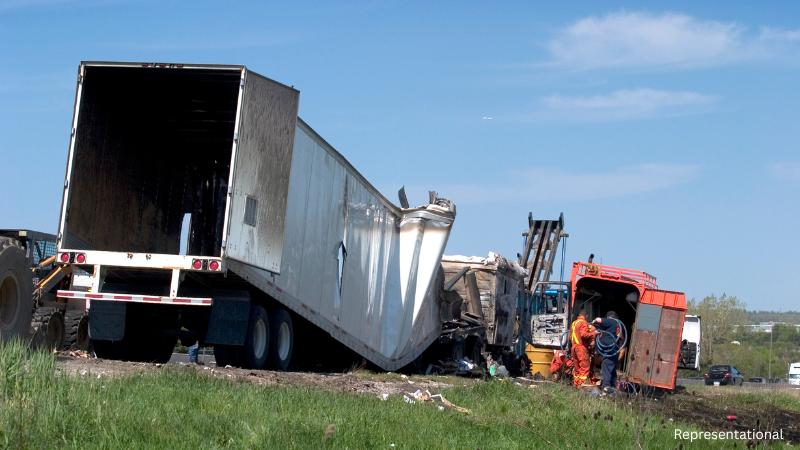 Nj transit bus and utility truck crash in newark leaves 14 injured